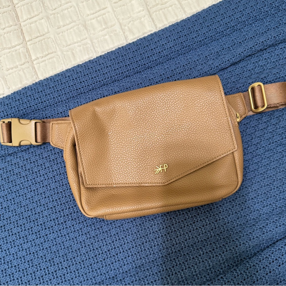 Fawn Freshly Picked leather bumbag